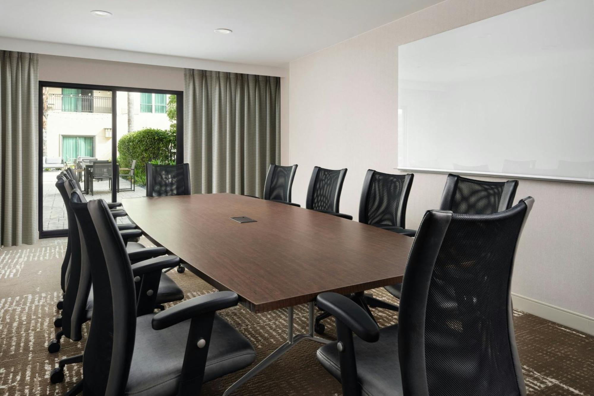 Courtyard By Marriott Los Angeles Pasadena Old Town Ngoại thất bức ảnh